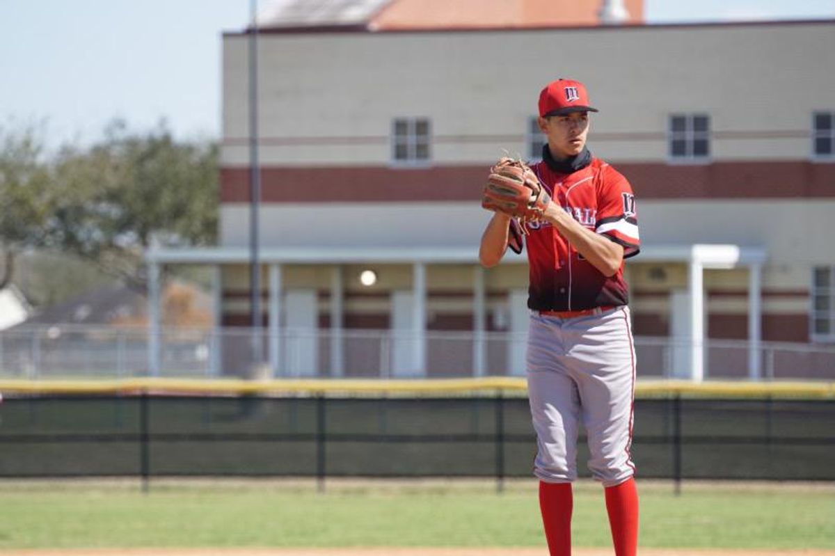 Big Mac's Dollar pitches No-No