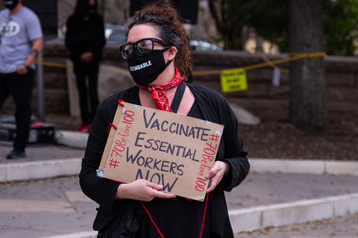 PHOTOS: Restaurant, bar workers protest for vaccine accessibility