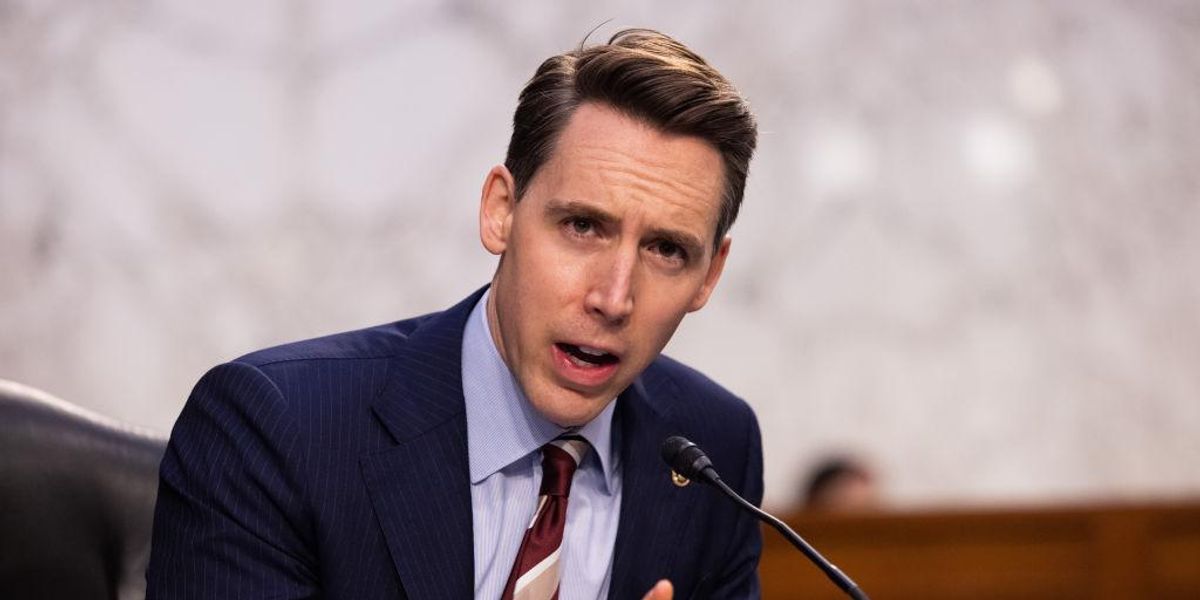 NYT interviewed Josh Hawley's middle school principal, high school prom date for recent hit piece