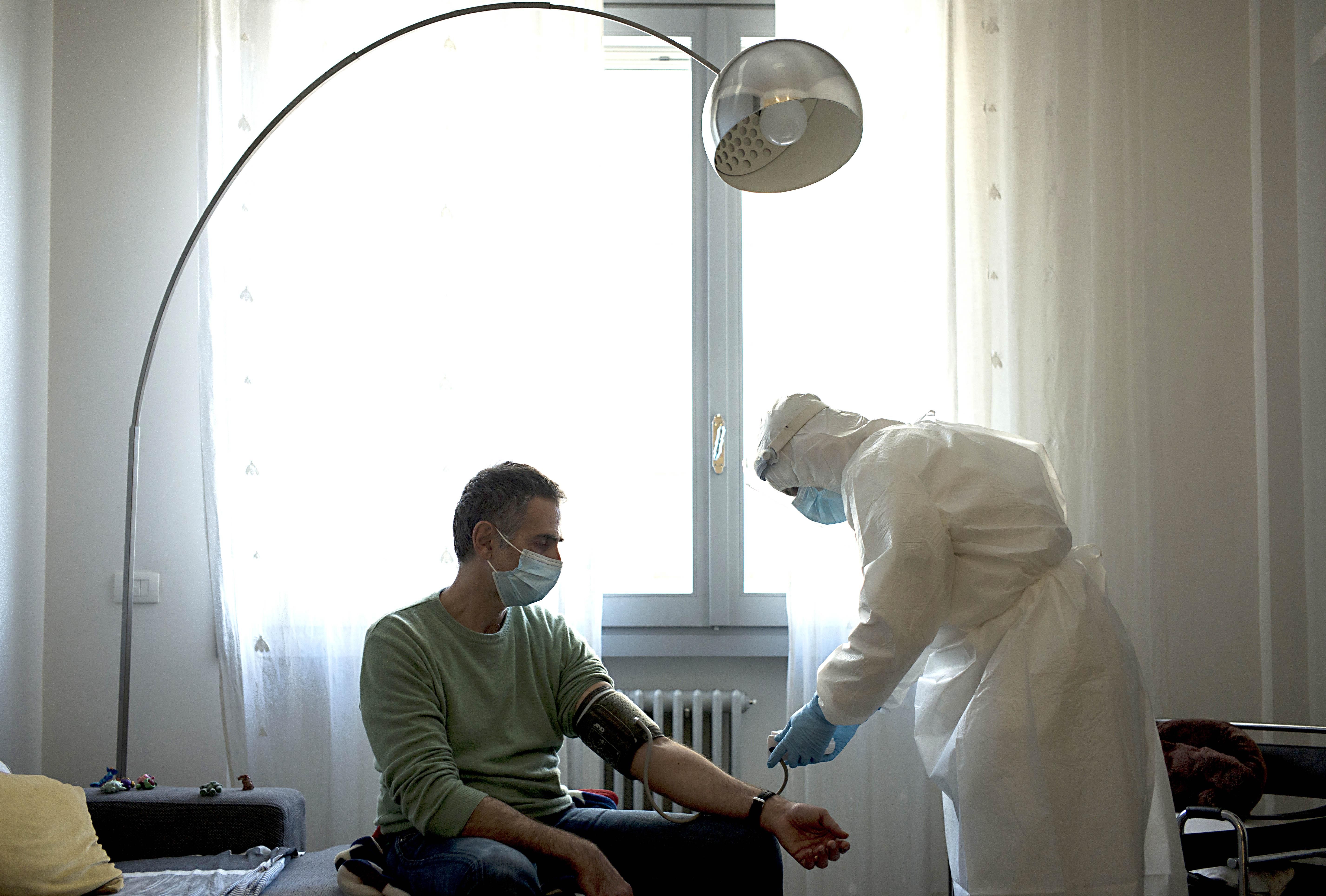 Il Covid si guarisce a casa, se preso in tempo