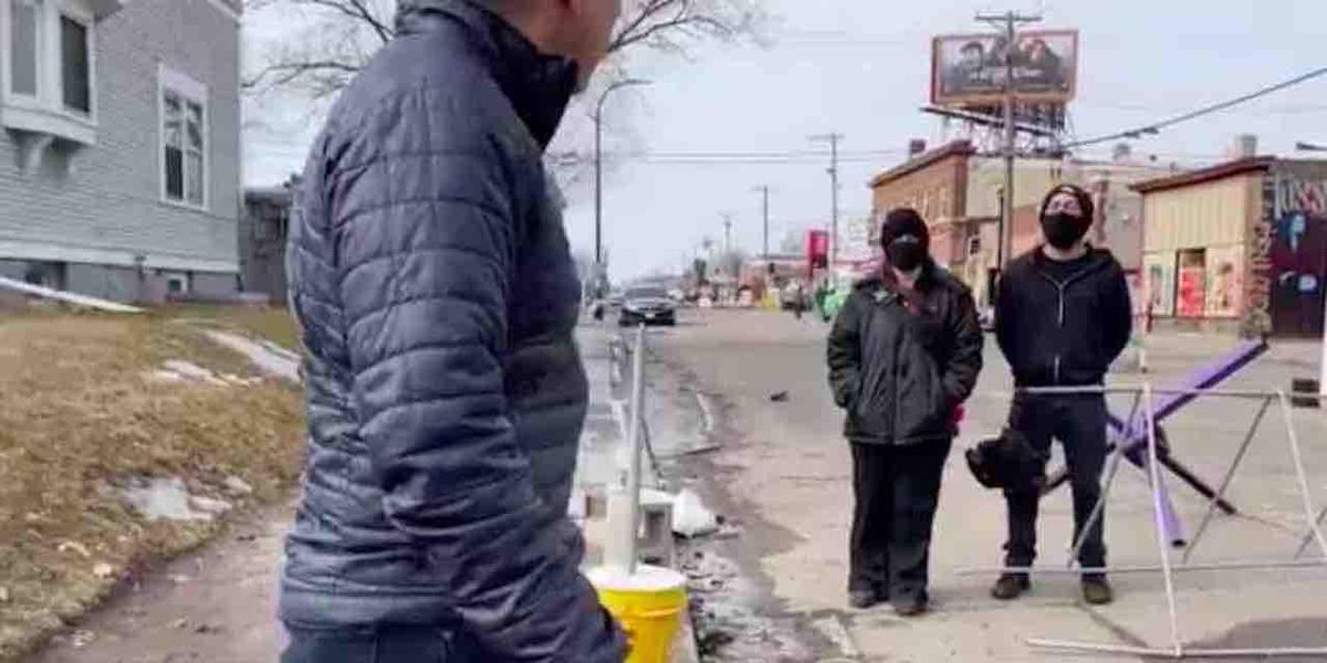 Leftist thugs threaten reporter standing outside George Floyd memorial 'autonomous zone': 'You're gonna be in a bad situation in a second' - Vimarsana News