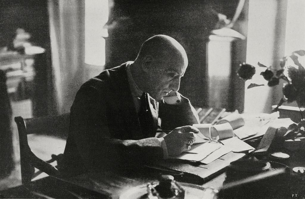 Tra calze di seta profumi e «trofei», i segreti piccanti dell’harem del Vate