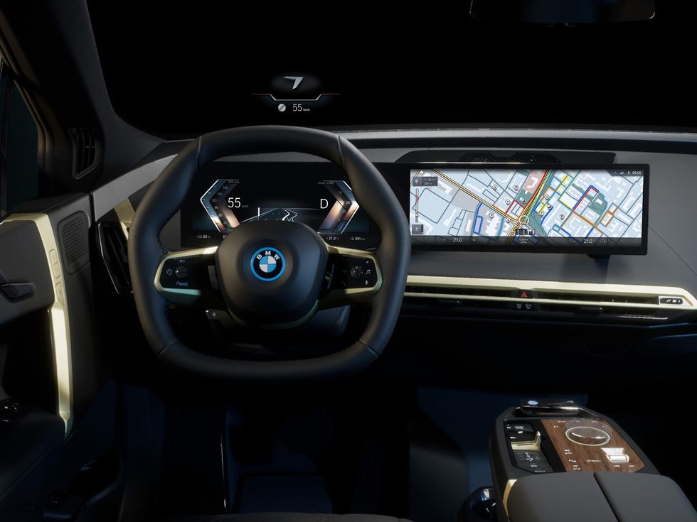 BMW iDrive 8 screen controls