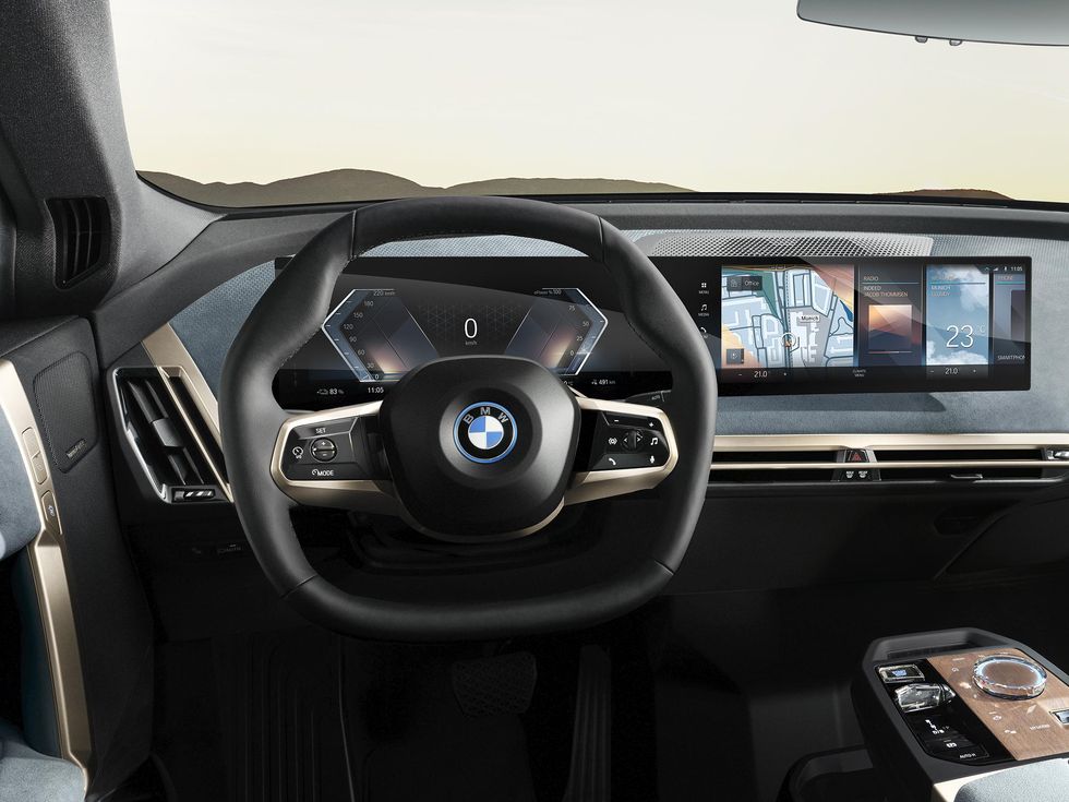 BMW iDrive 8 steering wheel