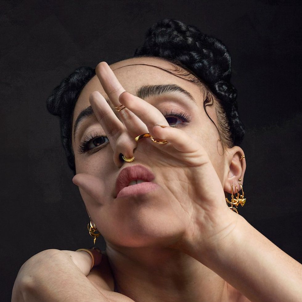 FKA twigs Drops Her M3LL155X EP With A Crazy Pregnancy/Sex Doll Video