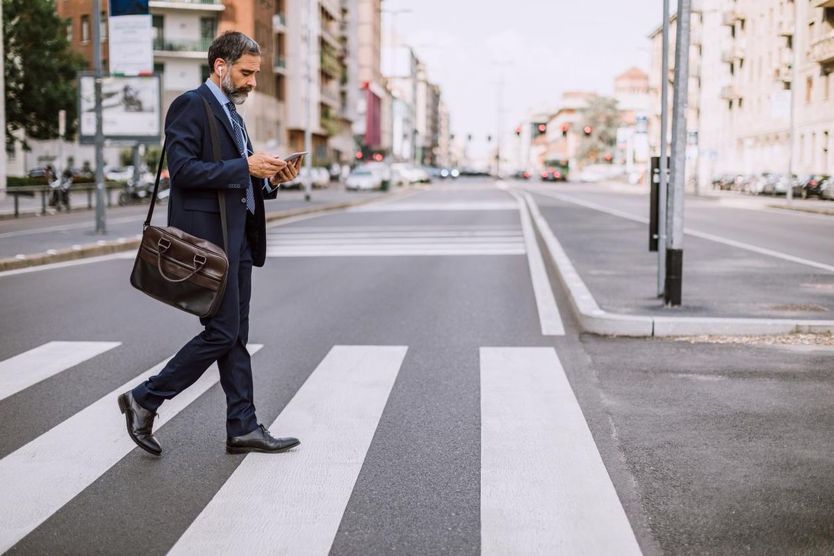 Now your smartphone can tell you off for texting while walking