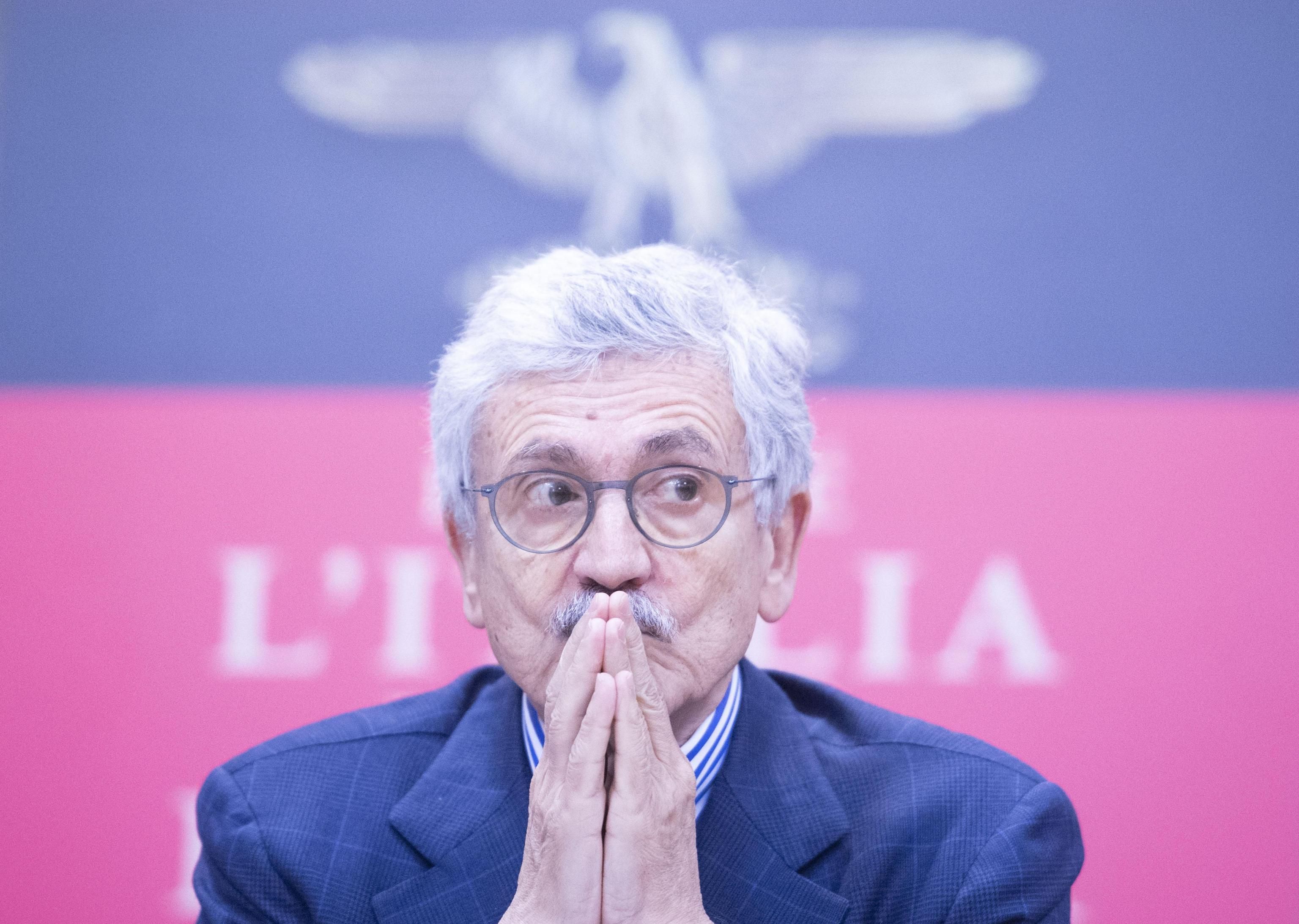 D’Alema presidente dell’ente che ha venduto all’Italia i ventilatori cinesi farlocchi