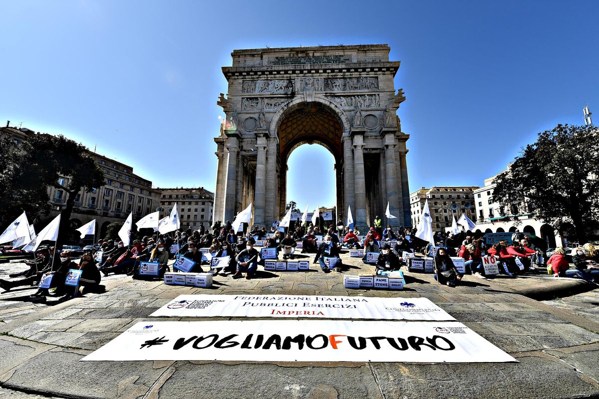 Ecco i nuovi ristori per due mensilità. Il governo ha bisogno di altri 40 miliardi