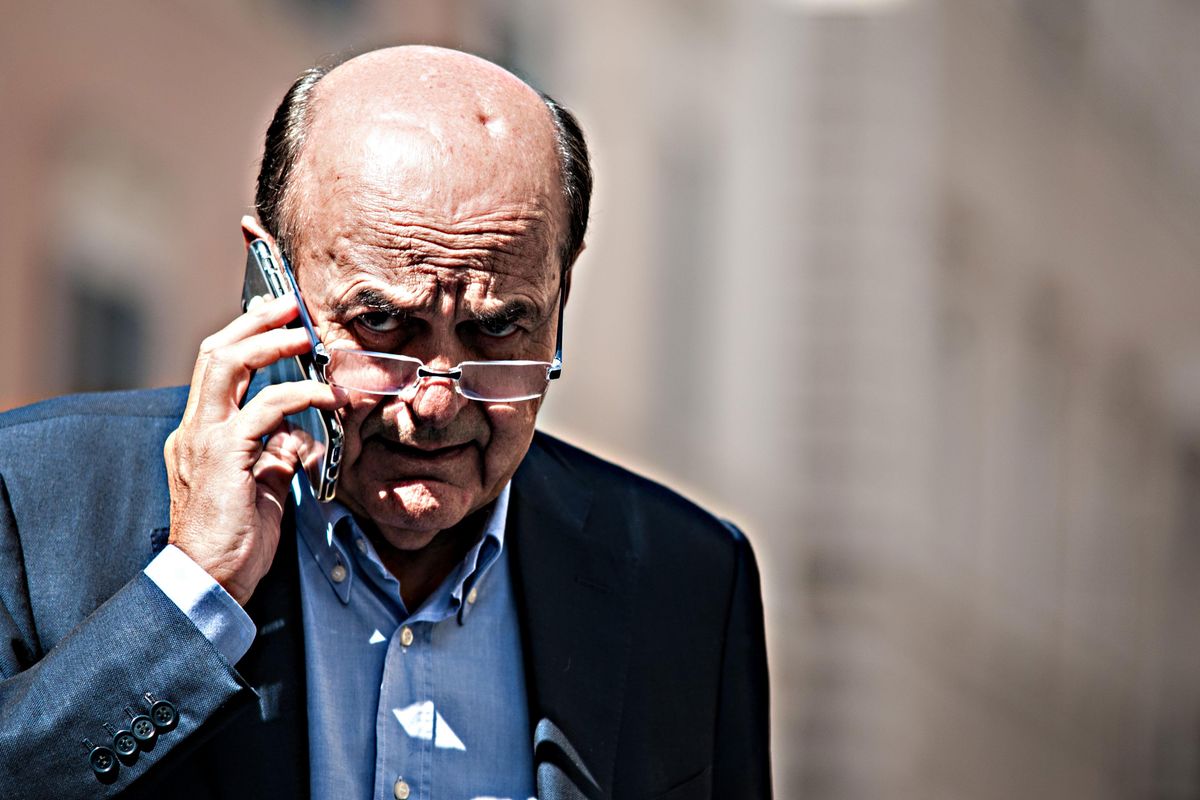 Quella poltrona ingolosisce i dem. Perciò la sinistra non lo difende