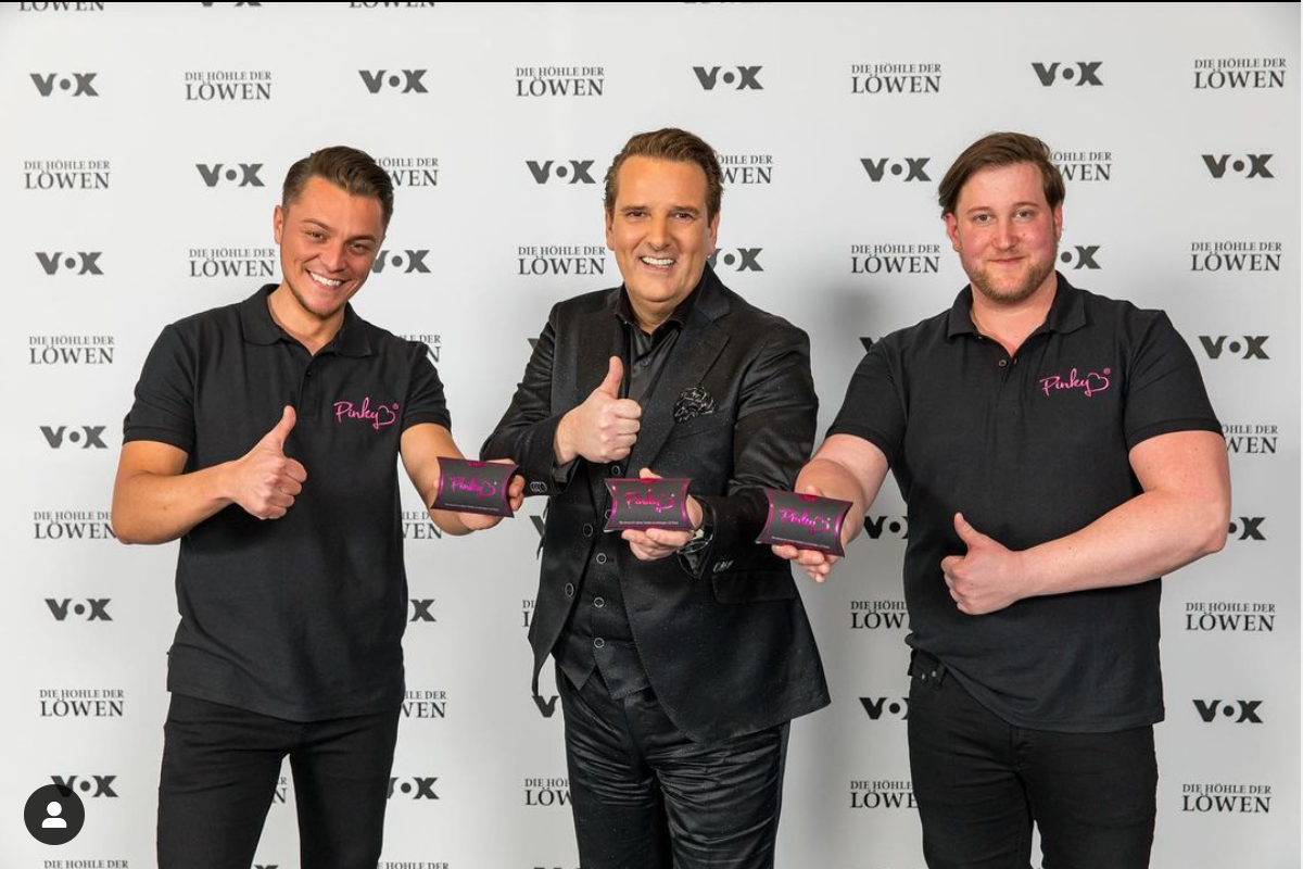 At Last, Men Have Invented Pink Gloves To Protect Our Delicate Hands From Our Gross Periods