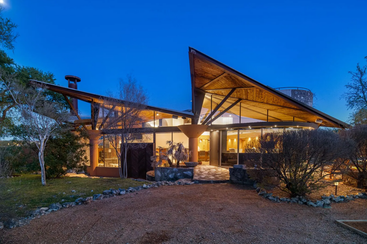 $17.5 million mansion designed by apprentice of Frank Lloyd Wright pops up on market