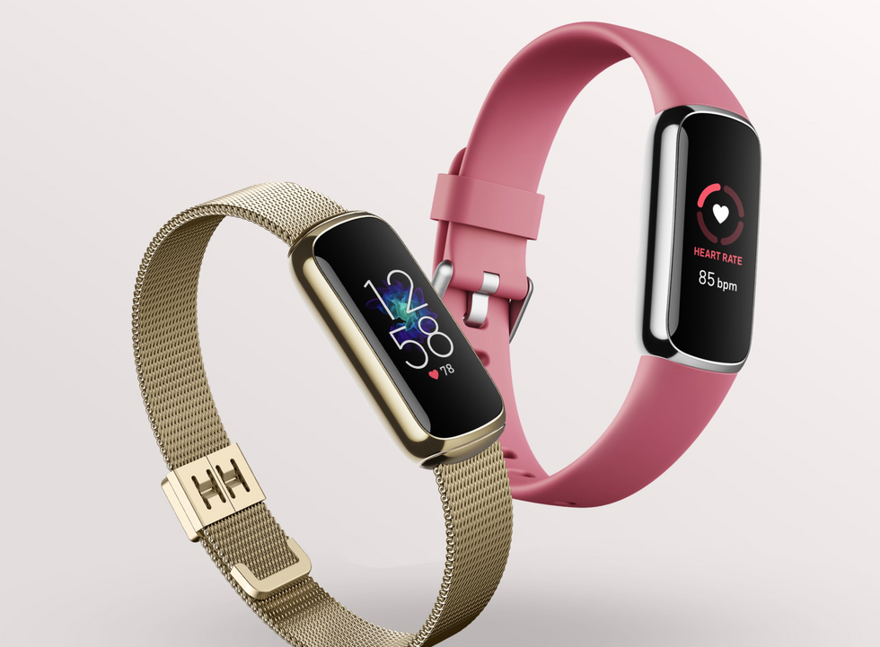新品未開封　fitbit luxe Amazon.co.jp: Fitbit Luxe ブラック-グラファイト 日本正規品