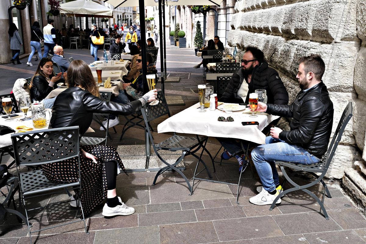 Un pass per viaggiare, resta il coprifuoco