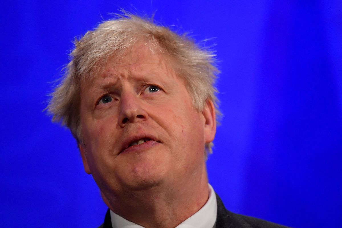 Il tackle di Johnson sulle sei inglesi ha salvato il football e sbertucciato l’Ue