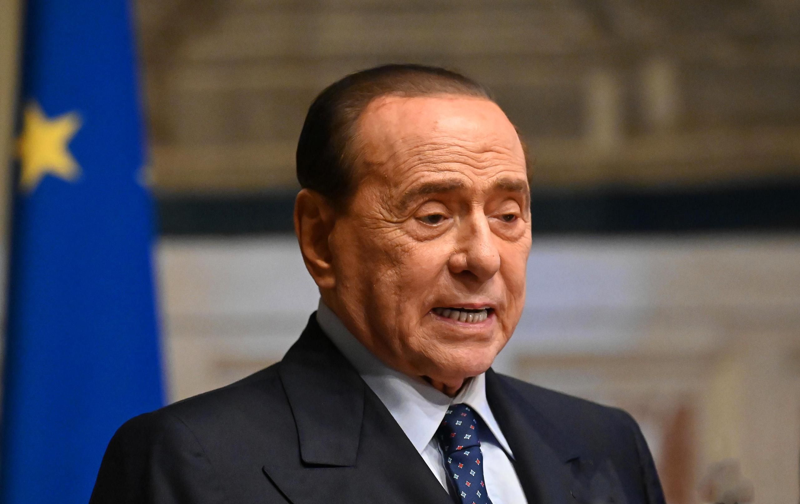 Professione: «Imputato». Accanimento su Berlusconi costretto a inseguire i pm
