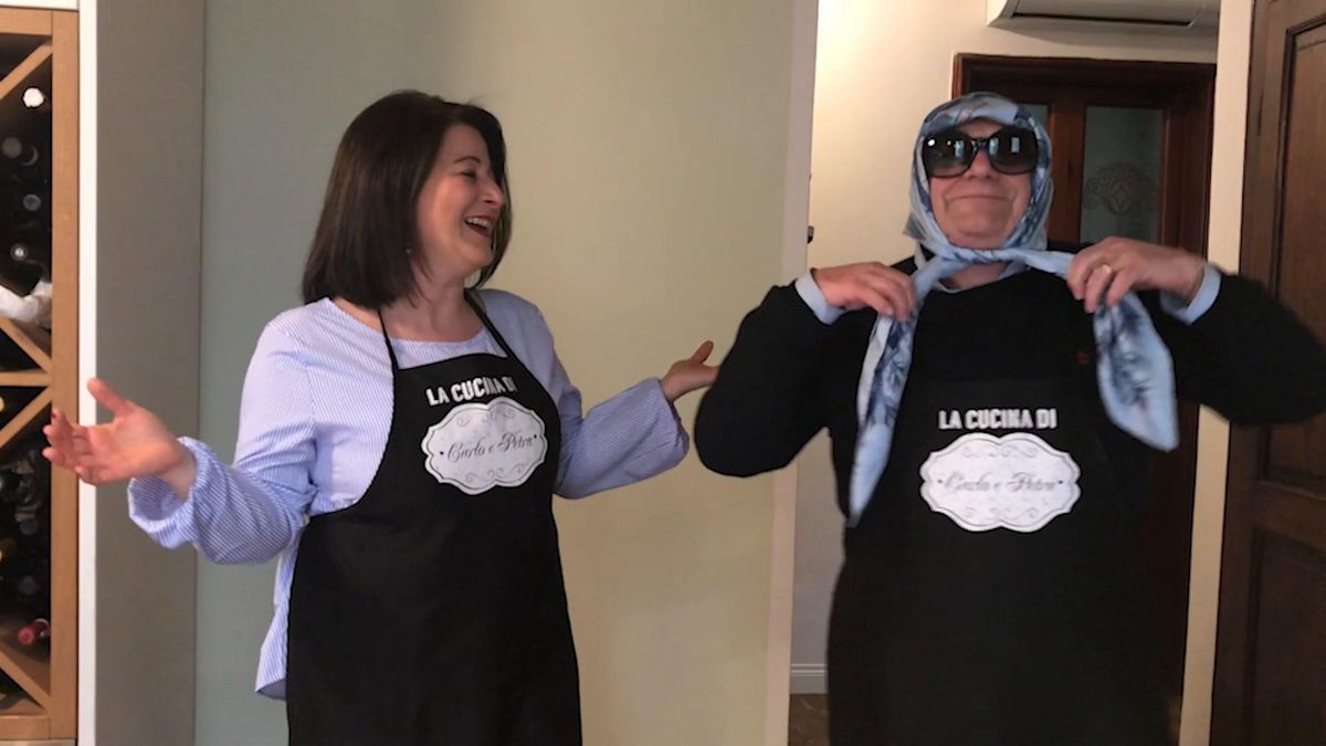 Le pillole di galateo di Petra e Carlo: gli occhiali da sole