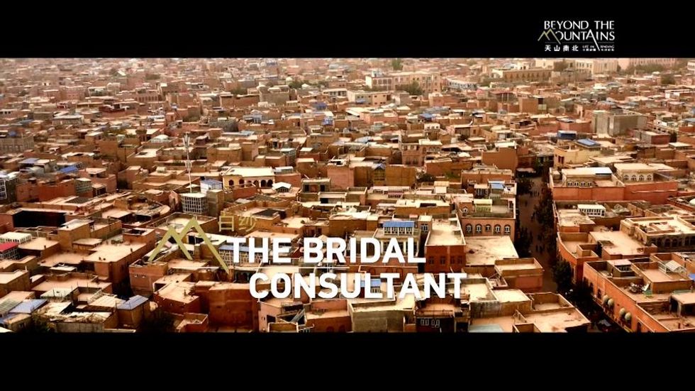 Il documentario di Cctv dallo Xinjiang - Il venditore di abiti da sposa