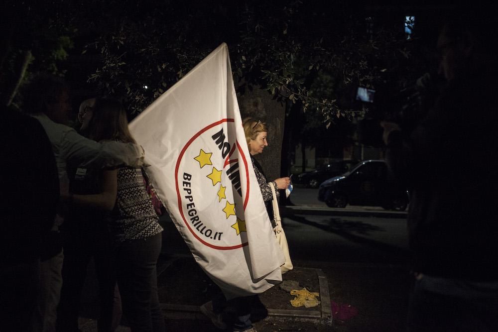 Rousseau divorzia dal Movimento litigando su chi paga gli alimenti