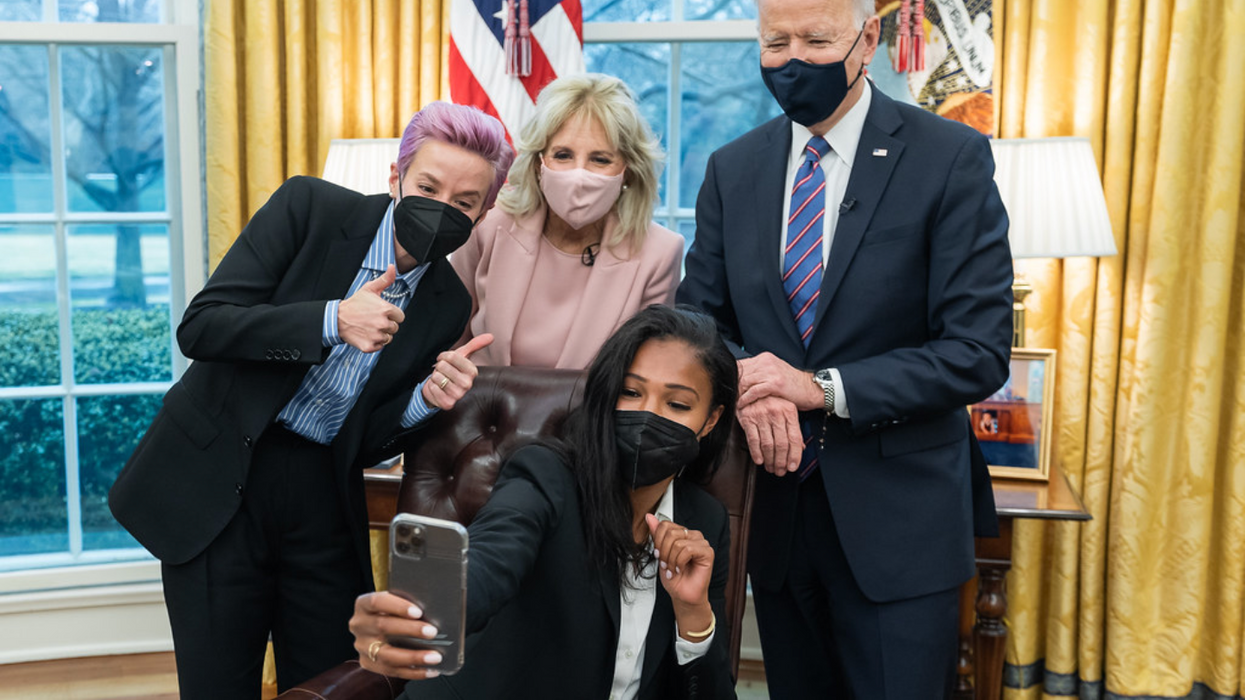 President Joe Biden and First Lady Jill Biden with soccer players Megan Rapinoe and Margaret Purce