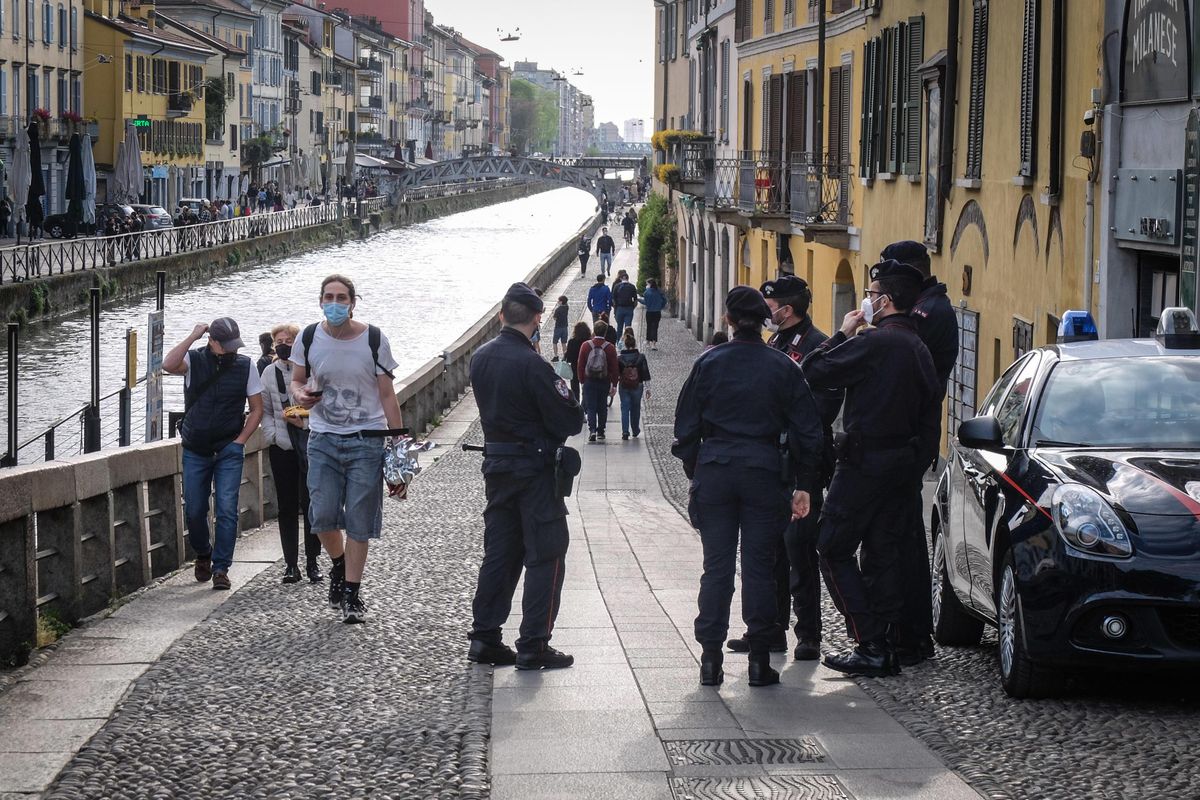 Con 15 Regioni che rivedono il giallo riparte il processo a chi passeggia