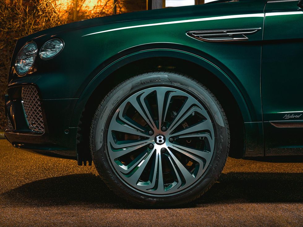 2021 Bentley Mulliner Bentayga Hybrid