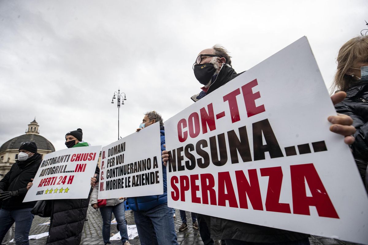 Oggi i ristoratori scendono in piazza. Il governo studia se riaprire dopo il 20