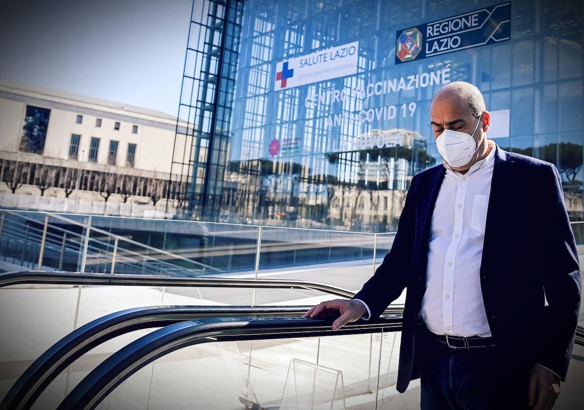 Zingaretti premia i «fedelissimi». Niente lockdown per gli stipendi