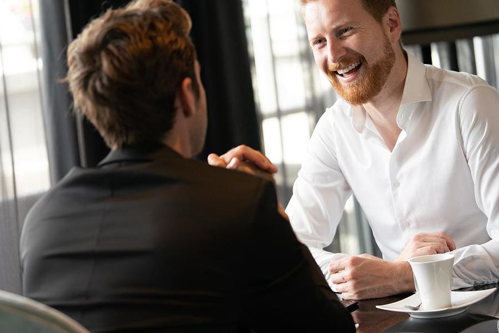 Man has an informational interview with a LinkedIn connection