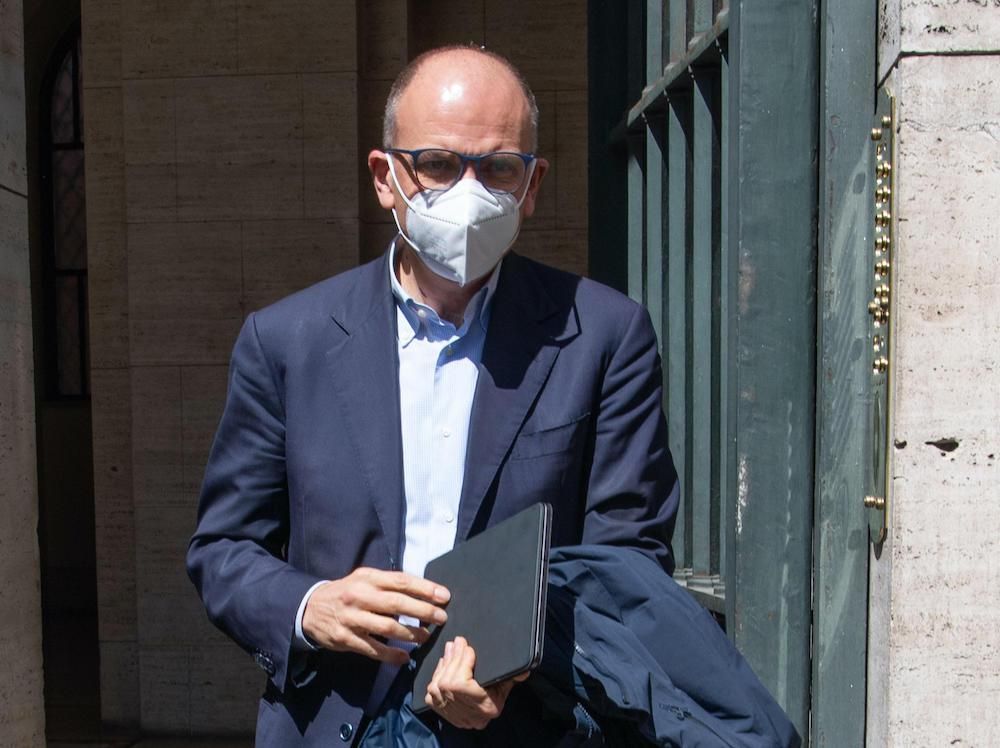 La sinistra gelosa sgomita per le riaperture