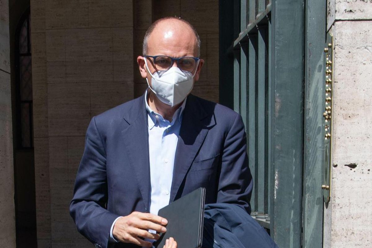 La sinistra gelosa sgomita per le riaperture