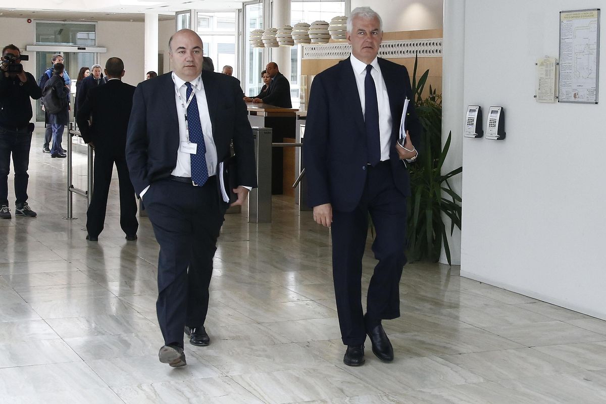 A Mps va male allo sportello e in tribunale