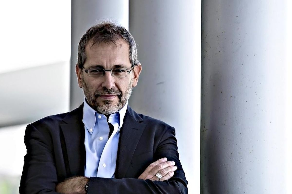 Formigli fa il maestrino con noi ma è lui a finire dietro la lavagna