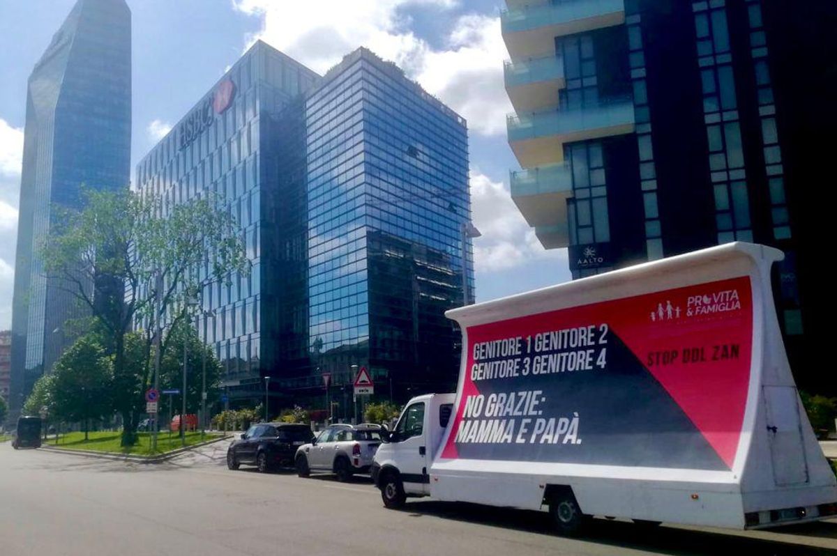 Manifestazione Ddl Zan, Pro Vita e Famiglia: «Camion vela a Milano in nome della libertà»