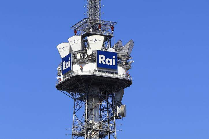 Serve un canale Rai tutto in inglese in modo da difendere la nostra sovranità