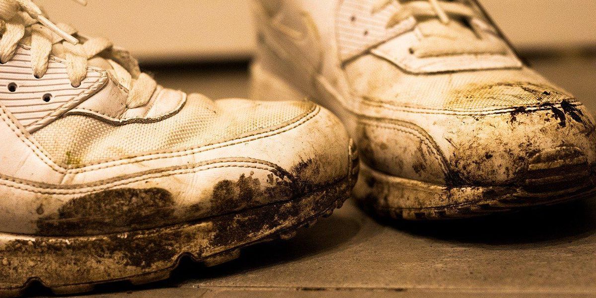 People Describe The Weirdest Thing A Guest Has Ever Done At Their House