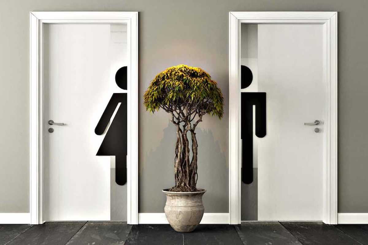 Toilette dei locali o cespugli? È giallo