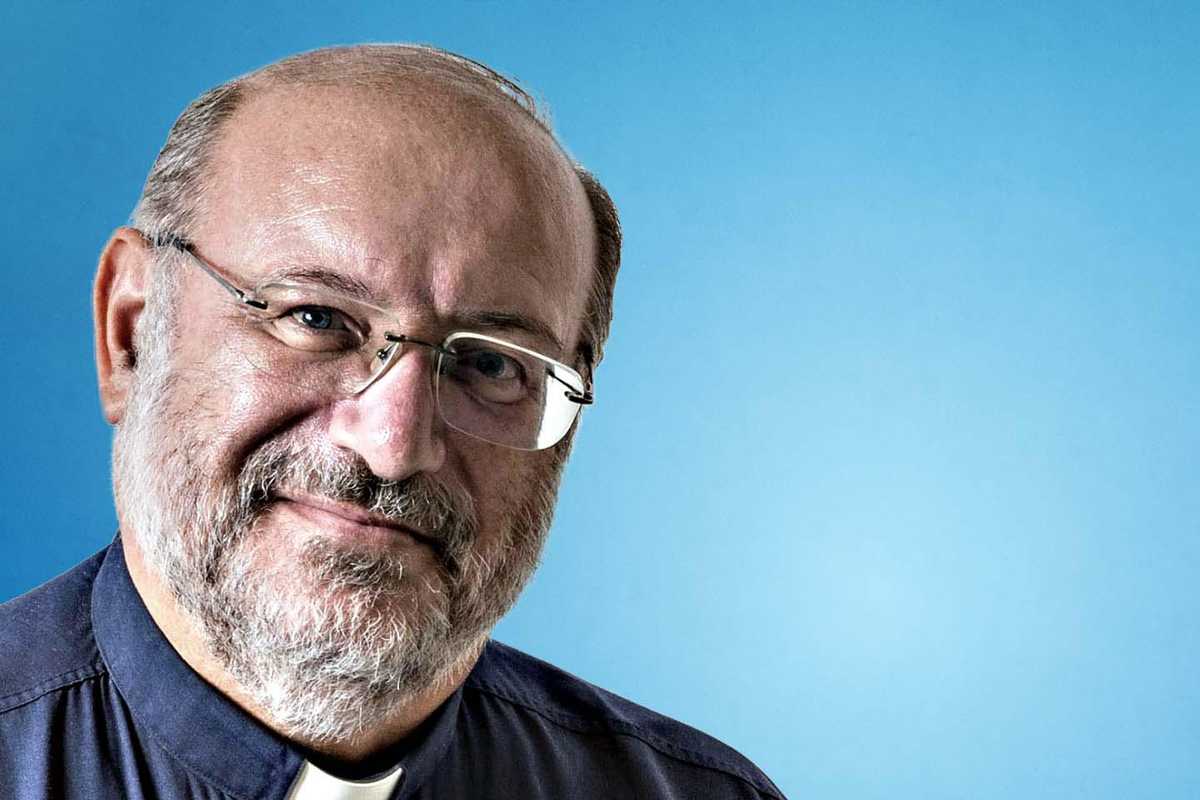 La lotta di don Di Noto, il prete che salva i bambini dagli orchi
