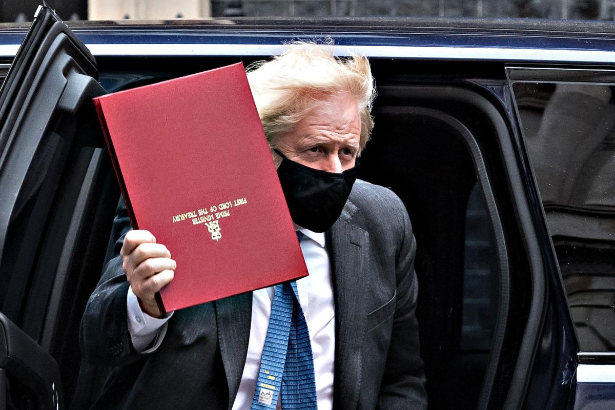 Johnson trionfa con Brexit e vaccini ma lo indagano per i lavori in casa