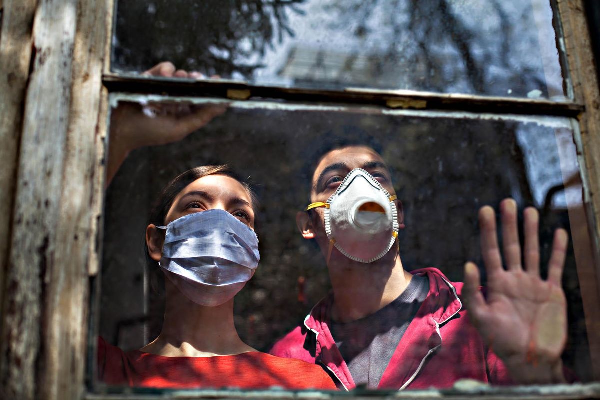 «Tagliatevi la libertà e salverete la salute». Con questa balla perdiamo entrambe