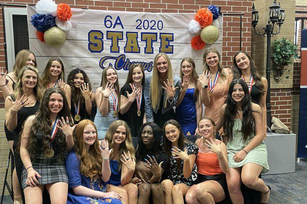 Ring Season: Seven Lakes volleyball, Katy football receive state championship rings