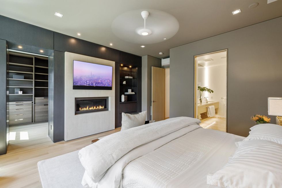 Video House Tour Pacific Heights penthouse with epic rooftop lounge