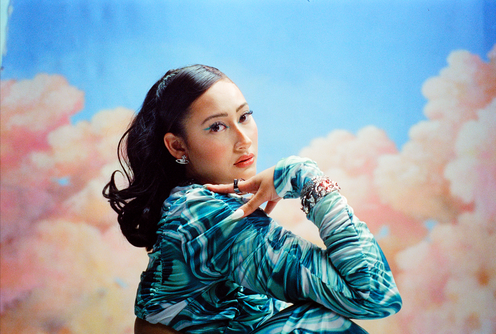 Alex Porat Imagines Love 'in Another Dimension'