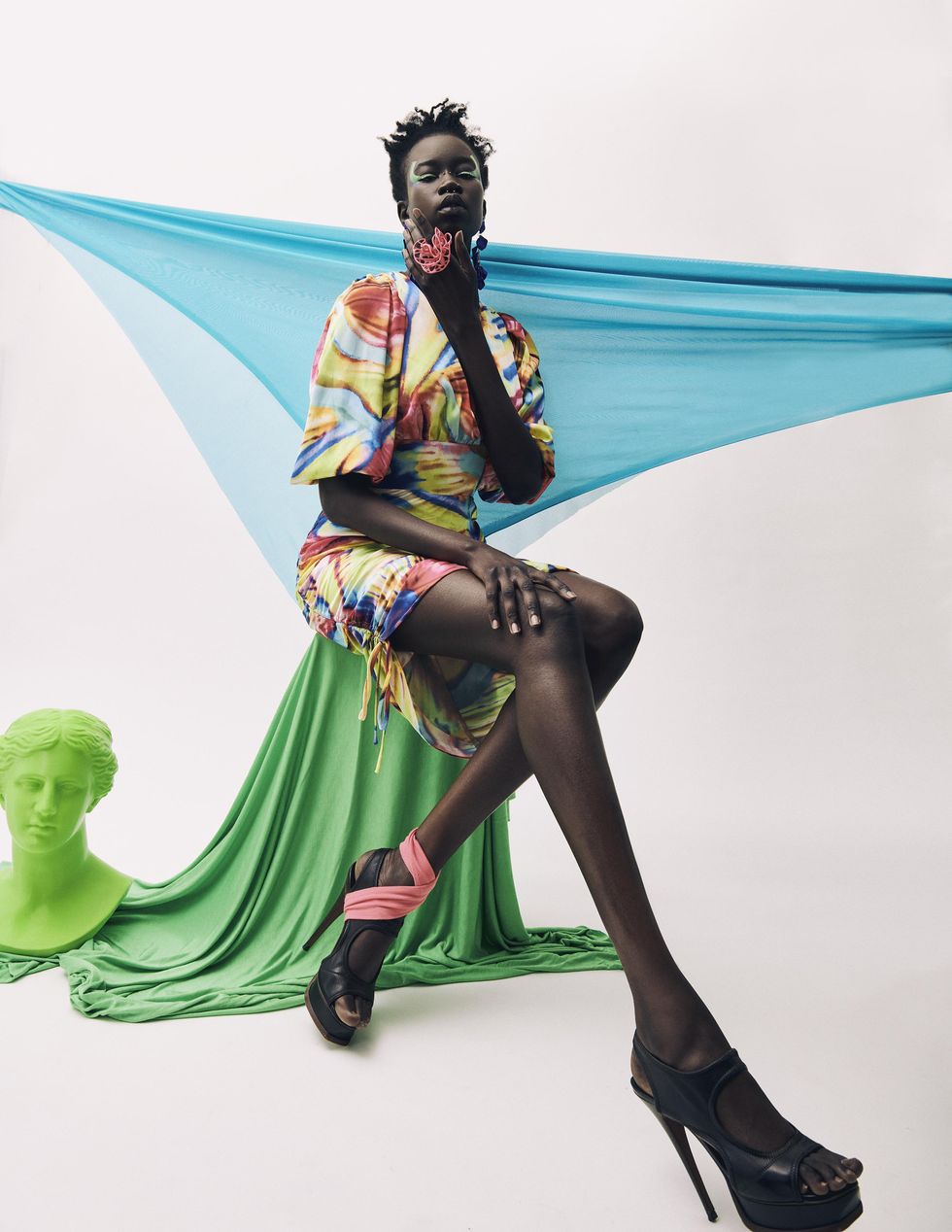 PAPER Fashion: Flexible Perspectives With LA Models' Nyadhuor - PAPER ...