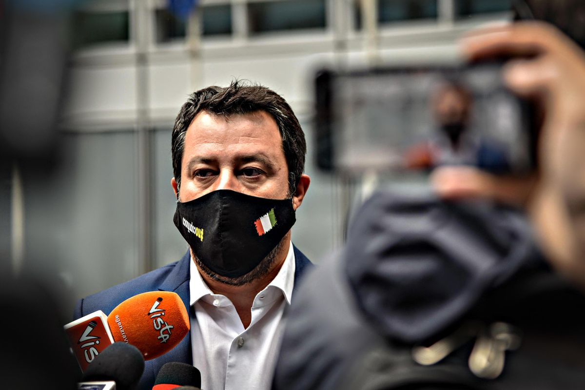 Invasione in corso, ma a processo c’è Salvini