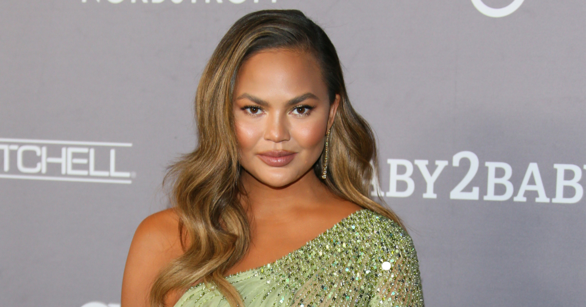 Chrissy Teigen Apologizes For Being An 'Attention-Seeking Troll' After She's Called Out For Past Cyberbullying