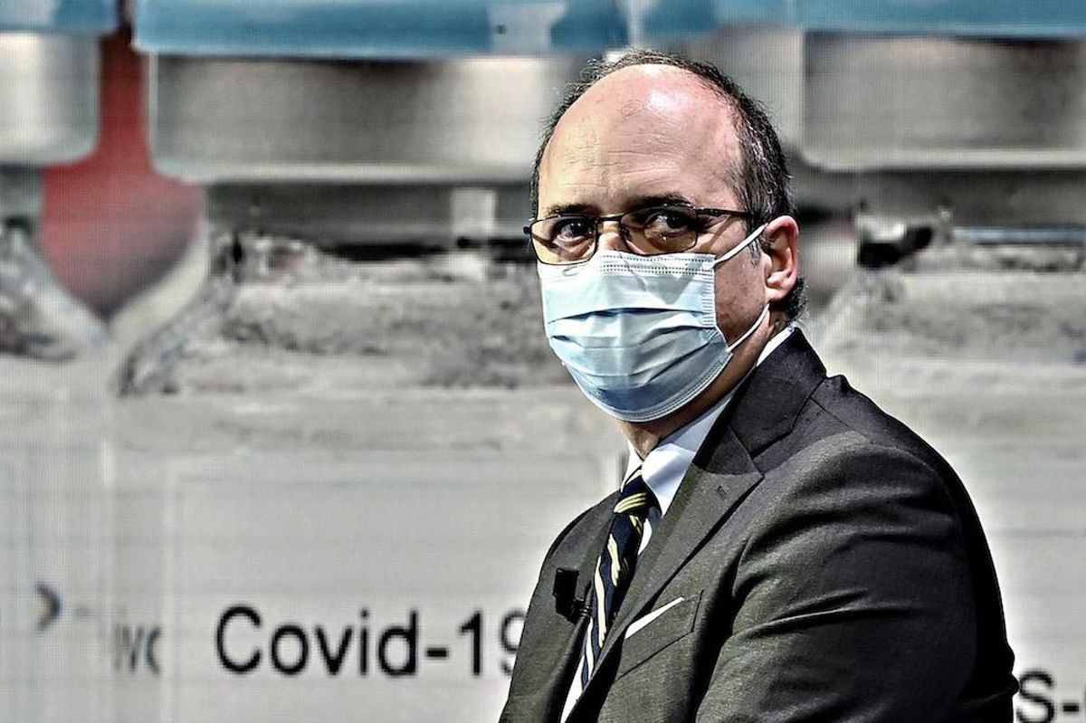 Capo di Aifa lento sull’anti Covid corre per il farmaco contestato
