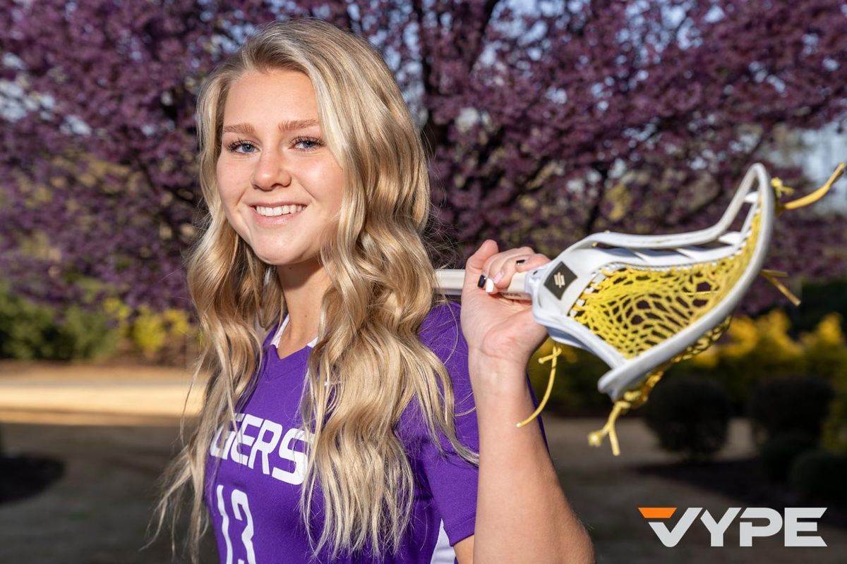 King's Ridge Magazine: The 411- Ms. La"Cross"e