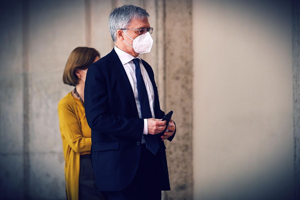 Al via il valzer delle fusioni bancarie Parigi schiera l’ex dem di Vedrò