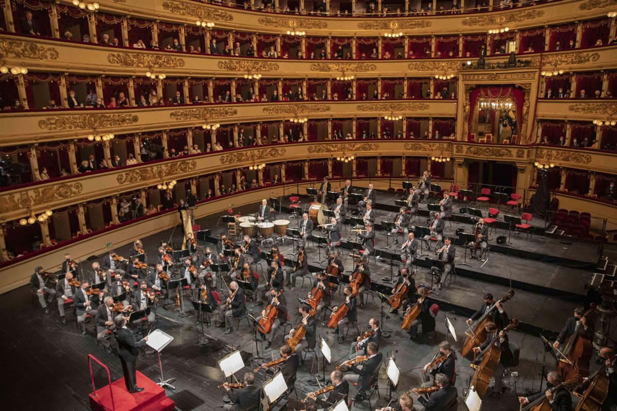 Ristabilite il legame fra artisti e pubblico