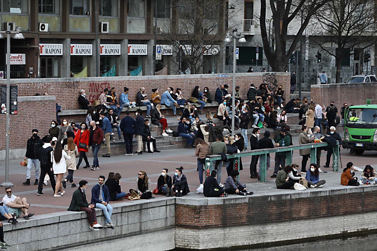 Addio al coprifuoco in zona bianca. Cittadini liberati in attesa dei turisti